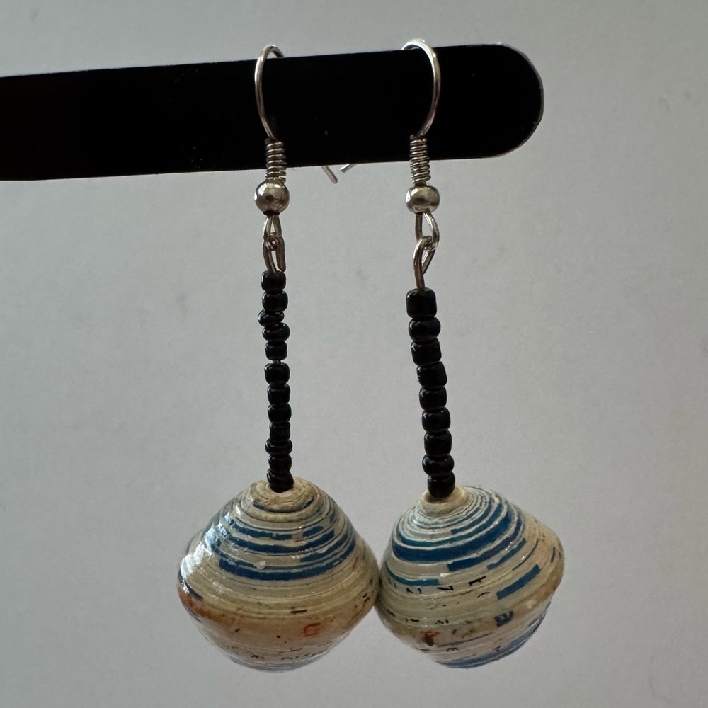 NWOT Ugandan Handmade Beaded Earrings